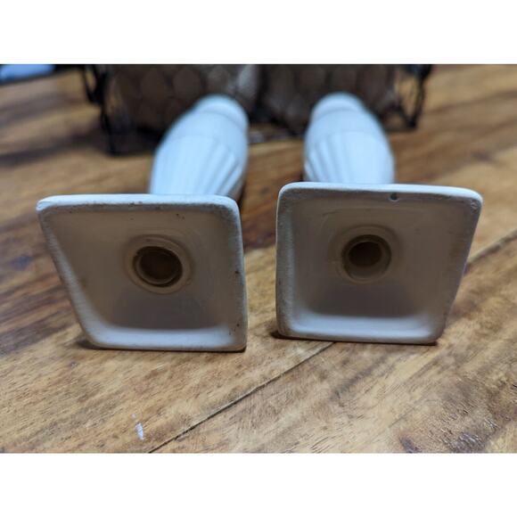 Vintage Ceramic Off White & Gold Deco Style Salt & Pepper Shakers Vintage - Picture 3 of 5